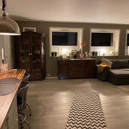 Lyngen, Mackay Appartment, Lyngen Lyngseidet Eksteriør billede