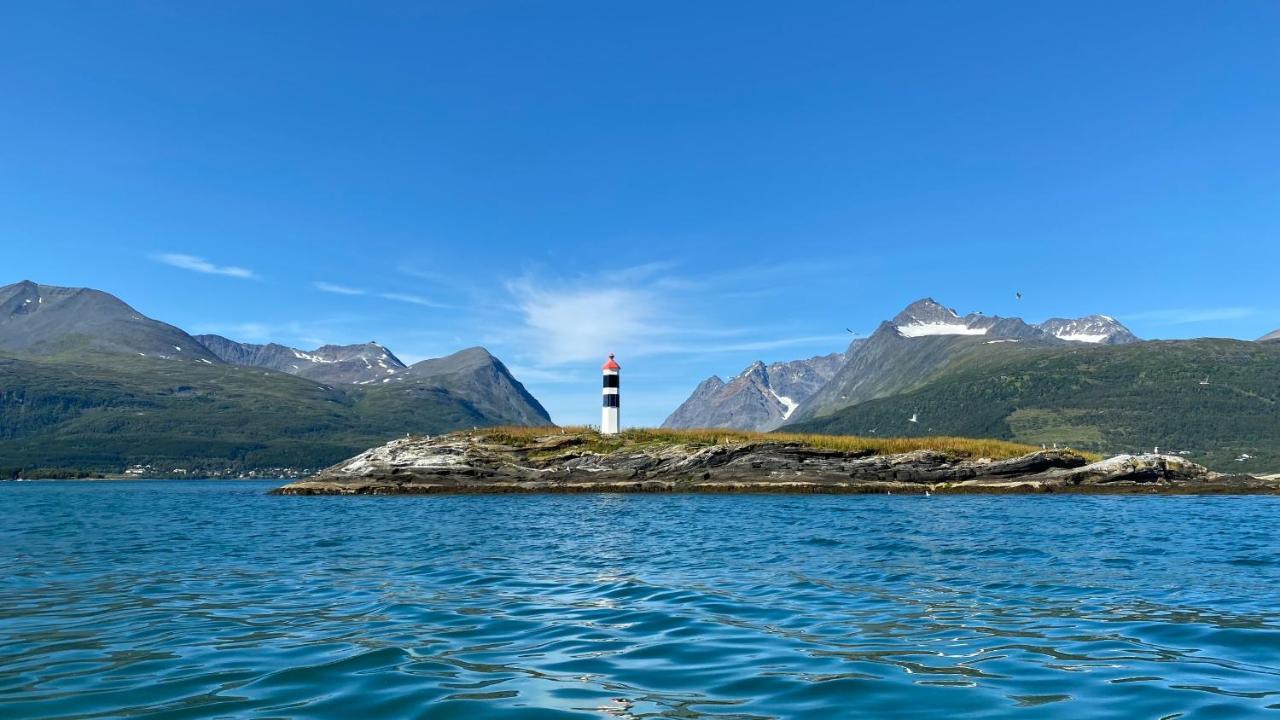 Lyngen, Mackay Appartment, Lyngen Lyngseidet Eksteriør billede
