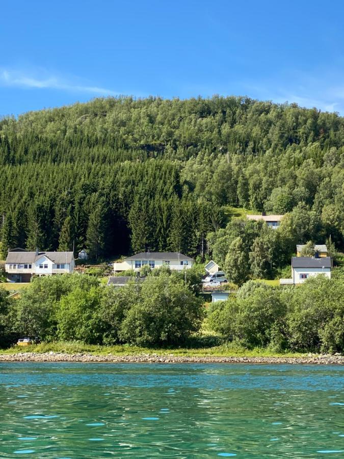 Lyngen, Mackay Appartment, Lyngen Lyngseidet Eksteriør billede